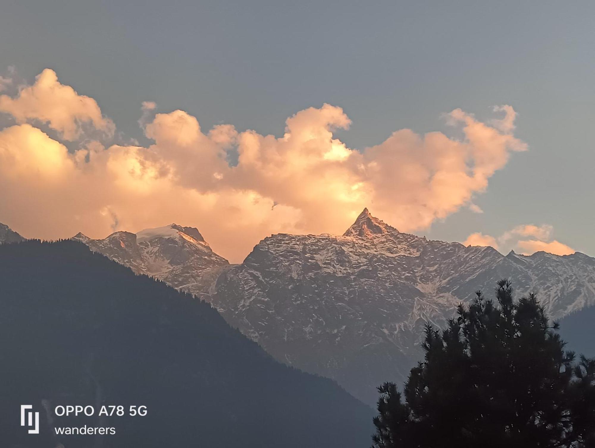 Wanderers Homestay -All Mountain Facing Rooms Kalpa Ngoại thất bức ảnh